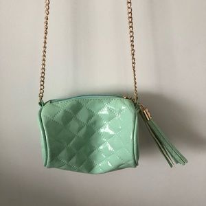 NEW w/o tags mint green purse w/ Chain♥